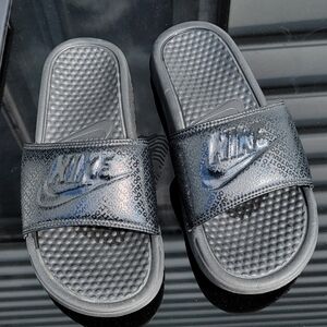 Nike Slides Youth Size 6